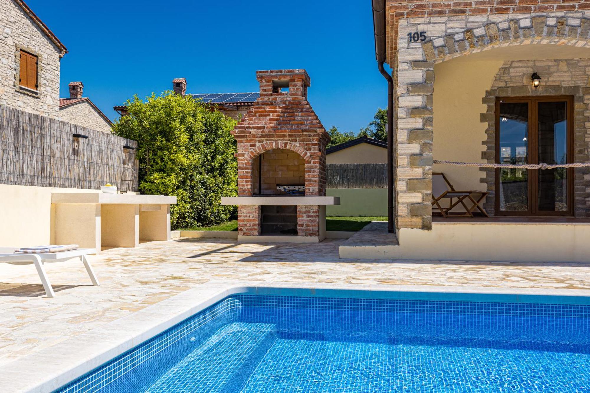 Villa Brioni With Pool By Rentistra Cabrunici Екстериор снимка