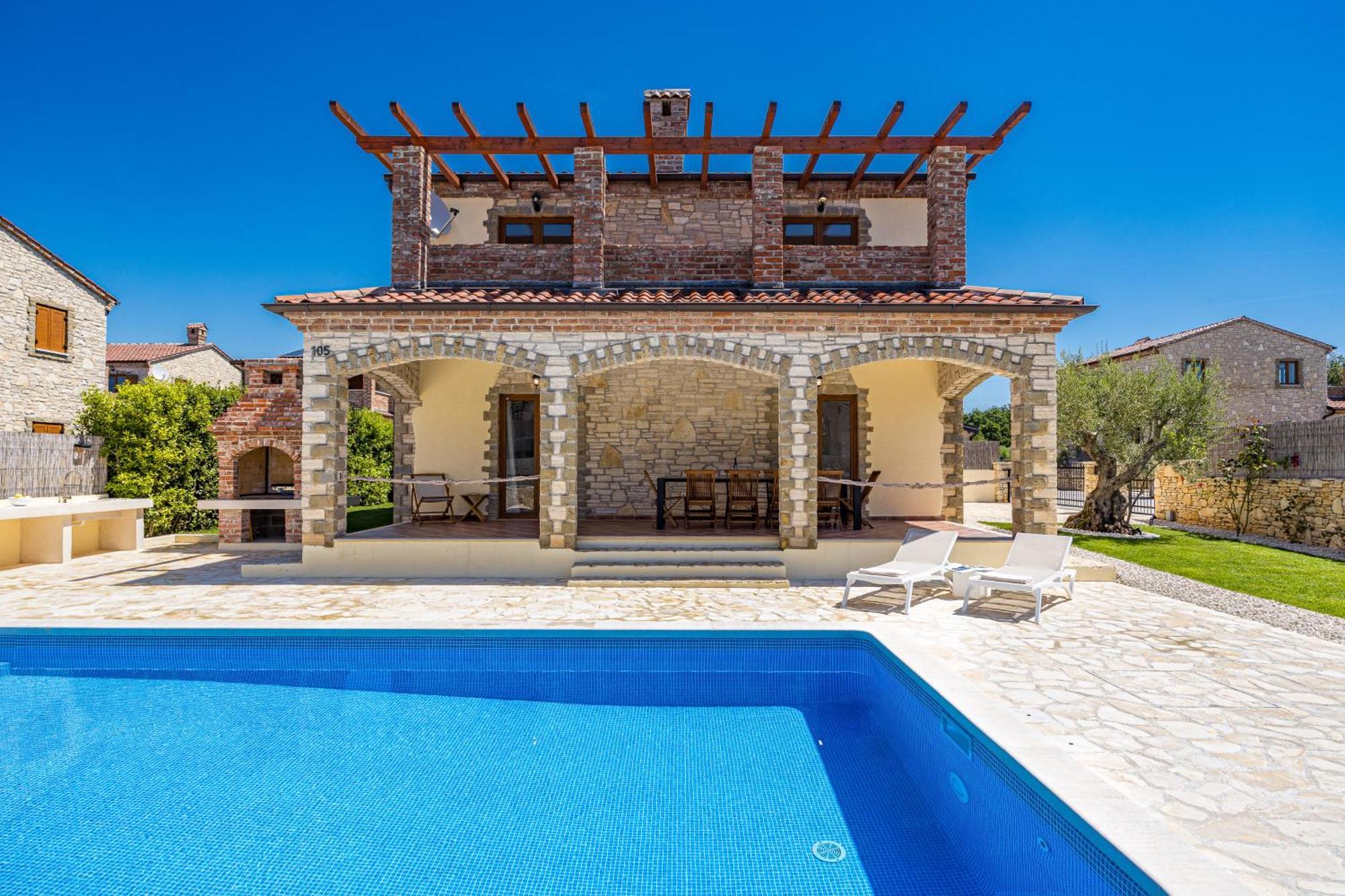 Villa Brioni With Pool By Rentistra Cabrunici Екстериор снимка